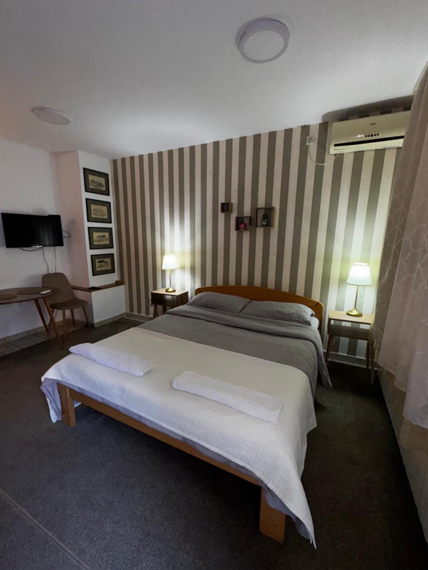 Holiday Beograd Bagian luar foto